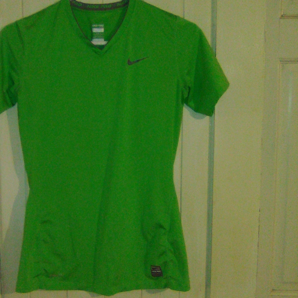 Nike - Picture 2 of 4